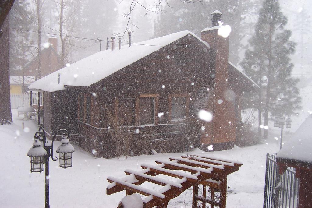 Timber Haven Lodge Velké Medvědí jezero Exteriér fotografie